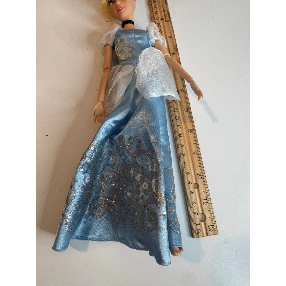 Disney Princess Cinderella Royal Shimmer Doll Blue Glitter Gown‎ Mattel